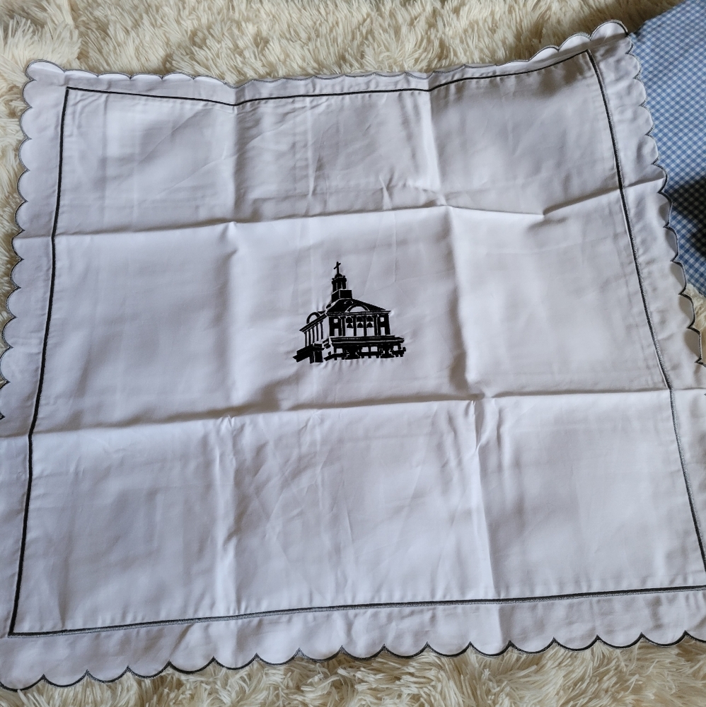 New VALLEY FORGE FABRICS scalloped sham 1 white black embroidery
